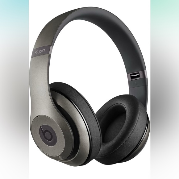 Beats by Dre Other - Beats Studio Wireless Headphones with Case